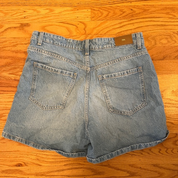 NWOT Zara High Waisted Mom Fit Jean Fit Mid (40) - Picture 3 of 3